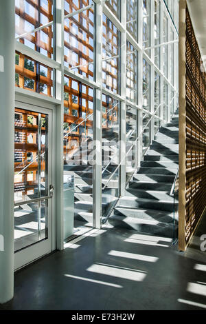 Escaliers, Aspen Art Museum (par l'Architecte Shigeru Ban), Aspen, Colorado USA Banque D'Images