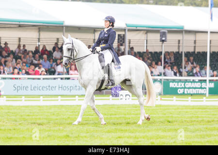 Stamford, Lincs, Royaume-Uni. 5 Septembre, 2014. Natalie Blundell (AUS) équitation Dressage dans l'Algèbre à la Land Rover Burghley Horse Trials CCI**** 2014 Credit : Tout4 Photographie/Alamy Live News Banque D'Images