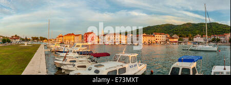 Coucher du soleil à Stari Grad, île de Hvar, Croatie Banque D'Images