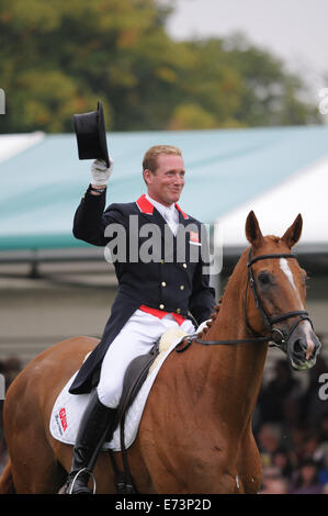 Stamford, Lincs, Royaume-Uni. 5 Septembre, 2014. La Land Rover Burghley Horse Trials. Oliver Townend [FRA] équitation Armada en action pendant la phase de dressage au jour 2. La Land Rover Burghley Horse lieu 4e - 7e septembre. Credit : Jonathan Clarke/Alamy Live News Banque D'Images