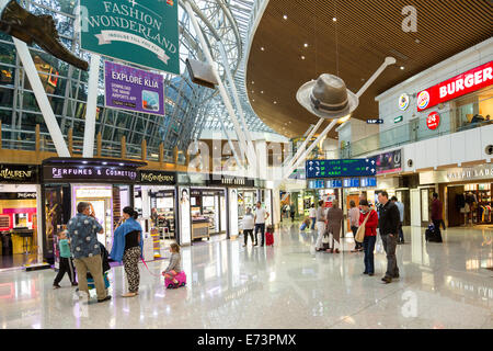 Shopping duty free dans l'aéroport de Kuala Lumpur, Malaisie Banque D'Images