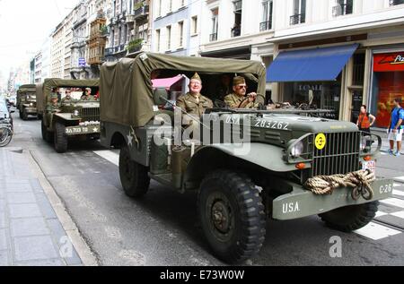 Bruxelles, Belgique. 12Th Mar, 2014. "Les véhicules militaires alliés' observés au cours d'une cérémonie organisée pour marquer le 70e anniversaire de la libération de Bruxelles à Bruxelles, Belgique, le 5 septembre 2014. © Gong Bing/Xinhua/Alamy Live News Banque D'Images