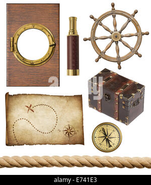 Définir des objets nautiques bateau isolé : fenêtre ou hublot, vieille carte au trésor, Spyglass, boussole laiton, pirates poitrine, corde et steer Banque D'Images