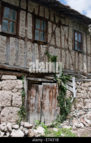 Encadrées en bois maison rurale à Seyfe dans Amasya, Turquie Banque D'Images