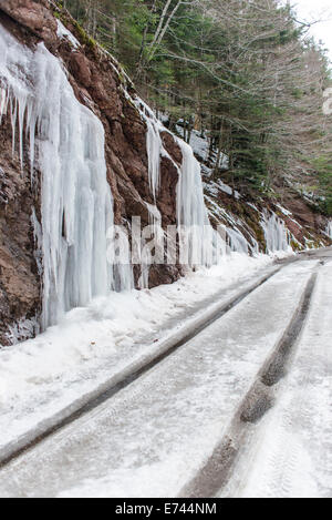 Scène d'hiver au parc naturel de la vallée d'Occidental, Aragon, Huesca Pyrénées, Espagne Banque D'Images