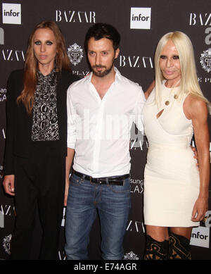 New York, New York, USA. 12Th Mar, 2014. ALLEGRA BECK, ANTHONY VACCARIELLO et Donatella Versace assister à la HARPER'S BAZAAR CÉLÈBRE LES ICÔNES par Carine Roitfeld événement tenu à l'Hôtel Plaza. Credit : Nancy/Kaszerman ZUMA Wire/Alamy Live News Banque D'Images