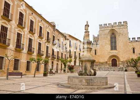 Saint Bernat Jeandet sports Place du Monastère Royal de Santa Maria de Santes Creus (Catalogne, Espagne) Banque D'Images