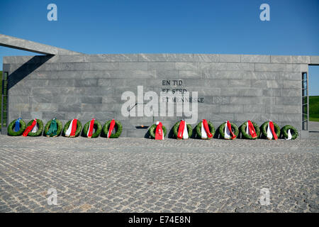 Copenhague, Danemark. 6 Septembre, 2014. Porte ouverte dans le cadre des célébrations marquant le 400e anniversaire de l'armée danoise. Un grand nombre de membres et anciens membres du personnel de service, les anciens combattants, les familles, curieux des Danois et des touristes visitent le vaste des expositions, performancies, et des activités à la Citadelle (Kastellet) et la Churchill Park voisin. Le Monument National du souvenir de soldats danois est situé dans la citadelle, Kastellet et joué un rôle dans l'événement naturel. Credit : Niels Quist/Alamy Live News Banque D'Images