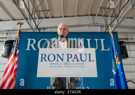 Espoir présidentiel Ron Paul est titulaire d'un rassemblement à Nashua, NH. Le 01/06/2012 Banque D'Images
