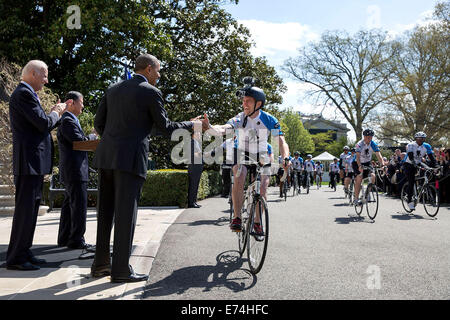 Obamaand Biden et Anciens Combattants Secrétaire Eric K. Shinseki au Wounded Warrior Project Soldat Ride Banque D'Images