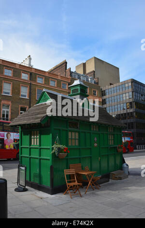 L'Shlter Cocher à Russell Square à Londres Banque D'Images