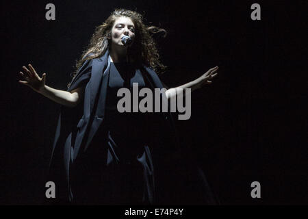 Philadelphie, Pennsylvanie, USA. 12Th Mar, 2014. 2014 La chanteuse LORDE ouvre sa tournée au Mann Center de Philadelphie, Pennsylvanie Budweiser © Daniel DeSlover/ZUMA/Alamy Fil Live News Banque D'Images