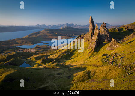 L'Aube à l'ancien homme de Storr, Trotternish Peninsula, Isle of Skye, Scotland Banque D'Images