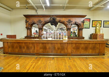 Un véritable bar de l'Ouest sauvage américain vers 1852 prises à partir d'un vieux bâtiment qui a été renversé de réaménagement. Banque D'Images