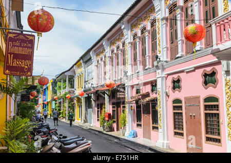 Rommanee soi coloré dans la vieille ville de Phuket, Phuket, Thaïlande Banque D'Images