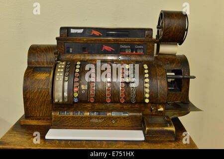 Un véritable bar de l'Ouest sauvage américain vers 1852 prises à partir d'un vieux bâtiment qui a été renversé de réaménagement. Banque D'Images