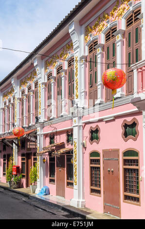 Rommanee soi coloré dans la vieille ville de Phuket, Phuket, Thaïlande Banque D'Images