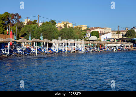 Plage de ville d'Egine, île d'Egine, Grèce Banque D'Images