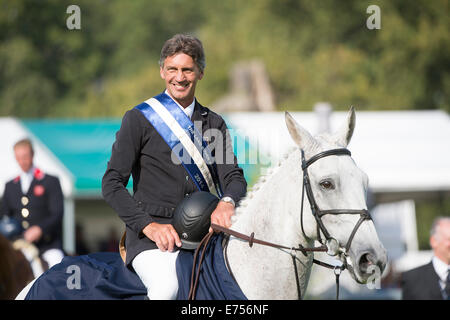 Stamford, au Royaume-Uni. Sep 7, 2014. La Land Rover Burghley Horse Trials. Andrew Nicholson [USA] équitation Avebury gagner le 2014 Land Rover Burghley Horse Trials. La Land Rover Burghley Horse lieu 4e - 7e septembre. Crédit : Stephen Bartholomew/Alamy Live News Banque D'Images