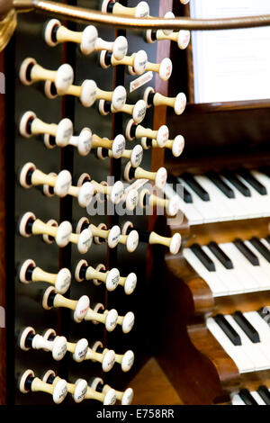 1911 Harrison & Harrison console d'orgue à St Mary Redcliffe Church, Bristol, Angleterre, Royaume-Uni. Banque D'Images