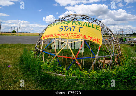 Projet de jardin communautaire au parc de l'aéroport de Tempelhof à Berlin Allemagne ancien Banque D'Images