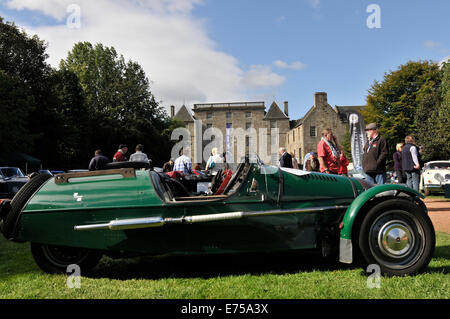 Bo'ness, Ecosse, Royaume-Uni. 7e septembre 2014. Un week-end de course de voiture classique avec des voitures classiques allant de la 1ère guerre mondiale pour 1973. La piste à Kinneil Estate a été utilisé pour le sport automobile au cours des 8O ans et est l'un des plus anciens endroits de l'Écosse. Crédit : Andrew Steven Graham/Alamy Live News Banque D'Images