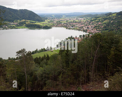 Vue des Alpes sur le schliersee en Bavière Banque D'Images