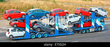 Sidel View ECM Business camion livraison transport rampes avec onze nouvelles voitures non enregistrées sur autoroute Angleterre Royaume-Uni Banque D'Images