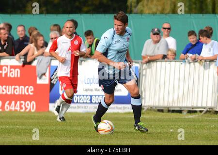 Poole, UK. 07Th Nov, 2014. Match de bienfaisance au profit de la DN sufferer Andrew Culliford. Ex-England dvd James Beattie. © Plus Sport Action/Alamy Live News Banque D'Images