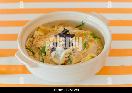 Escalope de porc et légumes , oeuf sur le riz , Katsudon japonais Banque D'Images