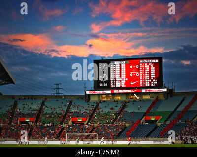 Saitama, Japon. Sep 7, 2014. Vue générale : Football/soccer 2014 J.League Yamazaki Nabisco Cup trimestre dernier match entre Urawa Reds 2-2 Sanfrecce Hiroshima à Saitama Stadium 2002 à Saitama, Japon . © AFLO SPORT/Alamy Live News Banque D'Images