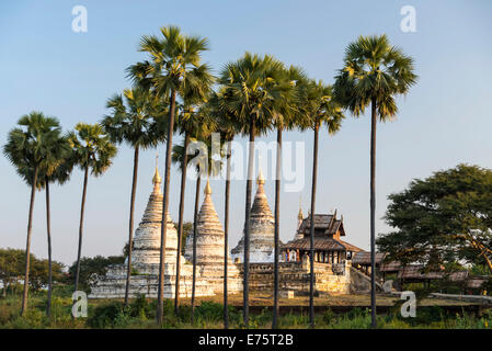 Temples, pagodes et stupas dans le complexe du temple du plateau de Bagan, Mandalay Division, Myanmar ou Birmanie Banque D'Images