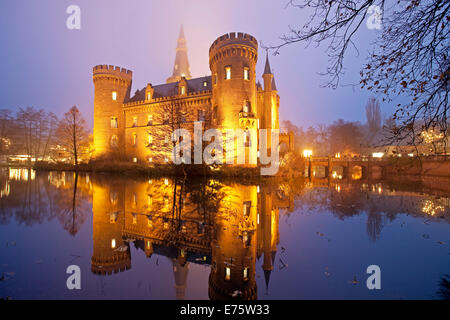 Allumé Wasserburg Anholt château, Château, musée d'Art Moderne, près de Bedburg-Hau, Rhénanie du Nord-Westphalie, Allemagne Banque D'Images