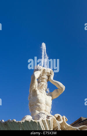 Fontaine du Triton, sur la Piazza Barberini, Rome, Italie Banque D'Images