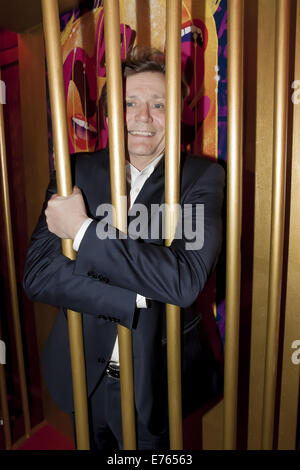 Première de "La Cage aux Folles - ein voller Narren Kaefig Bar jeder Vernunft' à. Avec : Klaus Hoffmann Où : Berlin, Allemagne Quand : 01 Mars 2014 Banque D'Images