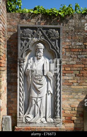 Statue gothique de l'Apôtre, Torcello Museum, Cathédrale de Santa Maria Assunta, Torcello, Venise, Italie Banque D'Images