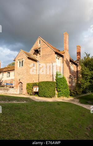 Ewelme, l'École est. 1437, le plus ancien bâtiment de l'école au Royaume-Uni encore utilisé comme une école. Ewelme, Oxfordshire, England, GB, au Royaume-Uni. Banque D'Images