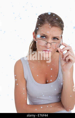 Image composite de portrait d'une femme avec des lunettes Banque D'Images