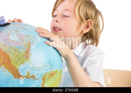 L'apprentissage des élèves avec globe géographie Banque D'Images