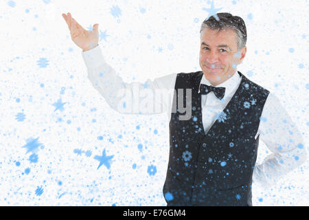 Portrait of man pointing Banque D'Images