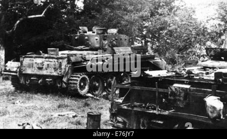 La Seconde Guerre mondiale. Front de l'Ouest. La Normandie. Juin, 1944. Réservoirs anglo-américain détruit. Autour de Caen. Banque D'Images