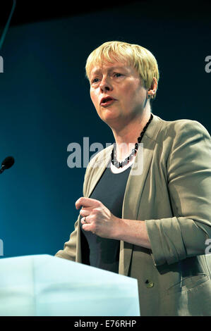 Liverpool, Royaume-Uni. 7 Septembre, 2014. Angela Eagle Shadow Chef Chambre des communes, s'exprimant à la tribune, la Conférence générale annuelle de TUC Crédit : Liverpool Della Batchelor/Alamy Live News Banque D'Images