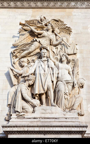 Le magnifique détail sculpté sur l'Arc de Triomphe à Paris, France. Banque D'Images