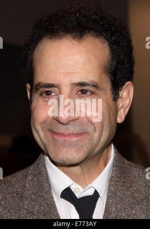 Rencontre avec des acteurs de Broadway, une loi qui a eu lieu au Lincoln Center, espace de répétition. Avec : Tony Shalhoub Où : New York, New York, United States Quand : 04 Mars 2014 Banque D'Images