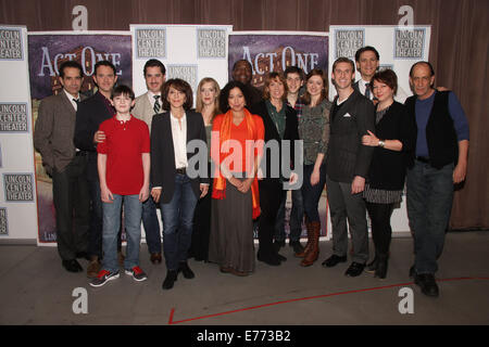 Rencontre avec des acteurs de Broadway, une loi qui a eu lieu au Lincoln Center, espace de répétition. Avec : Tony Shalhoub,Santino Fontana,Matthieu Schechter,Matthieu Saldivar,Andrea Martin,Deborah Offner,Mimi Lieber, Chuck Cooper,Charlotte Maier,Steven Kaplan,Laurel Banque D'Images