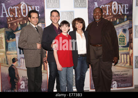 Rencontre avec des acteurs de Broadway, une loi qui a eu lieu au Lincoln Center, espace de répétition. Avec : Tony Shalhoub,Santino Fontana,Matthieu,Andrea Martin Schechter, Chuck Cooper Où : New York, New York, United States Quand : 04 Mars 2014 Banque D'Images