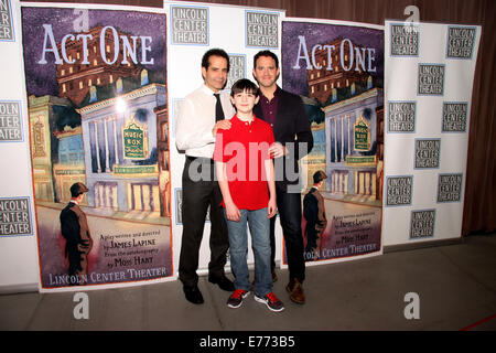 Rencontre avec des acteurs de Broadway, une loi qui a eu lieu au Lincoln Center, espace de répétition. Avec : Tony Shalhoub,Matthieu Schechter,Santino Fontana où : New York, New York, United States Quand : 04 Mars 2014 Banque D'Images