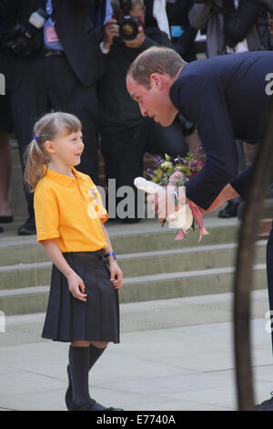 Oxford, UK. Sep 8, 2014. Le Prince William en arrivant à St Hugh College pour ouvrir un nouveau bâtiment. Petericardo lusabia : Crédit/Alamy Live News Banque D'Images