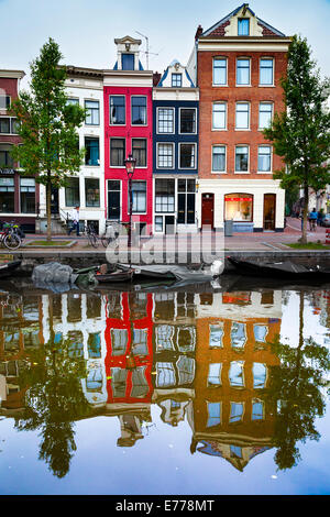 Typique, vieux, Amsterdam, canal, maisons sur Spiegelgracht. Amsterdam, Hollande Banque D'Images