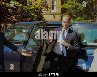 Oxford, UK. Sep 8, 2014. Le Prince William en arrivant à St Hugh College pour ouvrir un nouveau bâtiment. Credit : Pete Lusabia/Alamy Live News Banque D'Images